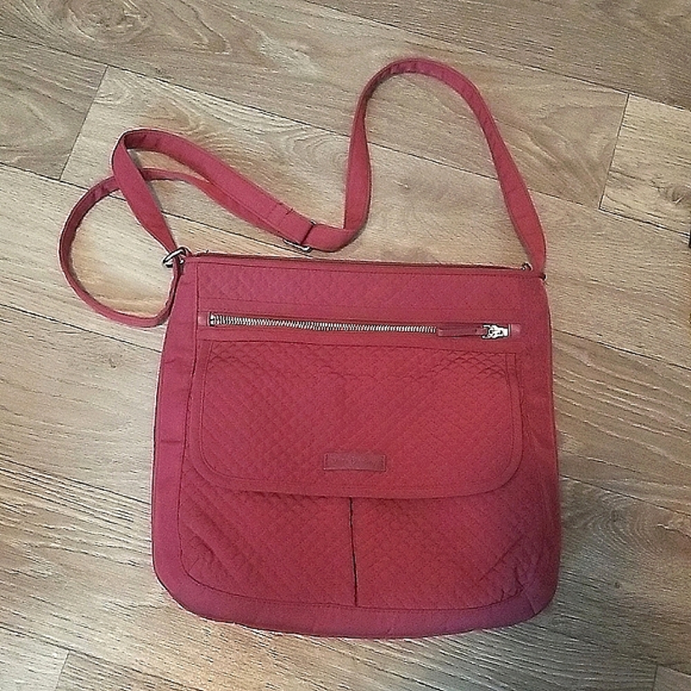 Vera Bradley Cotton Crossbody MailBag. Gloxinia Purple. 9 pockets! 13w x 12h x 3